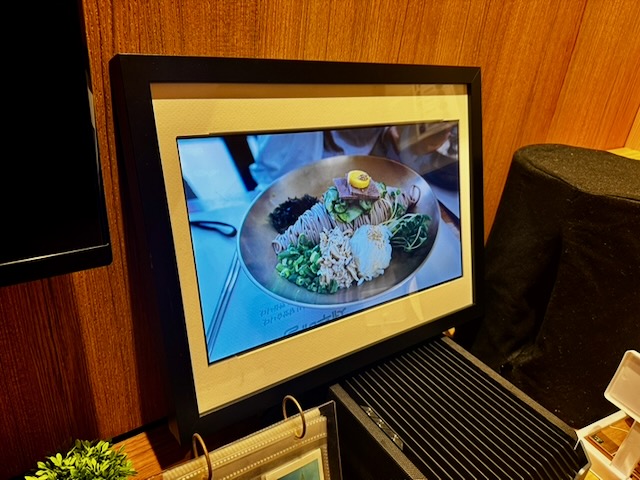 Making a Digital Photo Frame out of an old Laptop LCD, Rasperry Pi and FrameOS